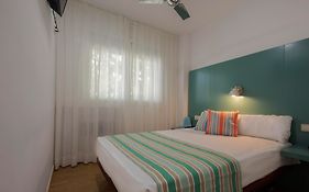 Yomo Hostal BCN Port